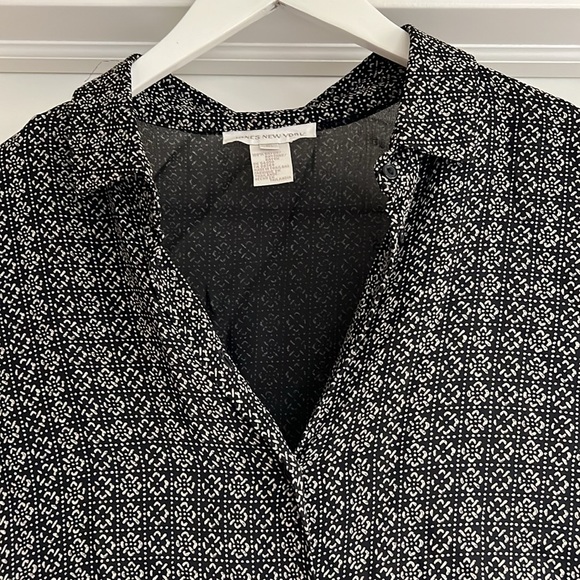 Jones New York, Button down, Good condition. - Picture 2 of 3